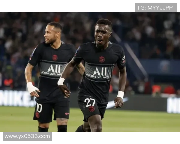 内马尔法甲表现亮眼，卫冕冠军巴黎圣日耳曼队再次登顶排行榜